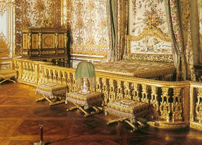 Parisian Palace and lamp